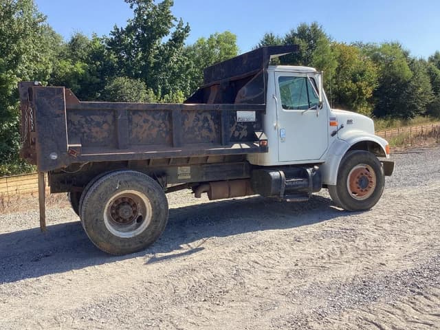 Image of International 4700 equipment image 3