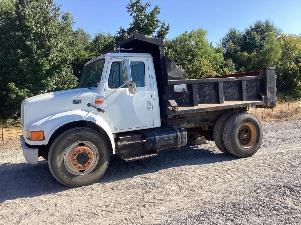 2001 International 4700 Equipment Image0