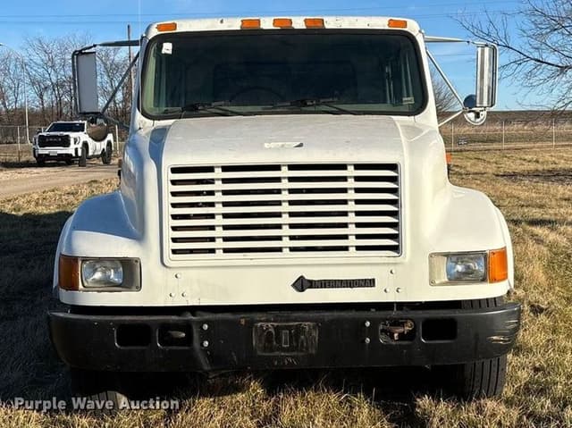 Image of International 4700 equipment image 1