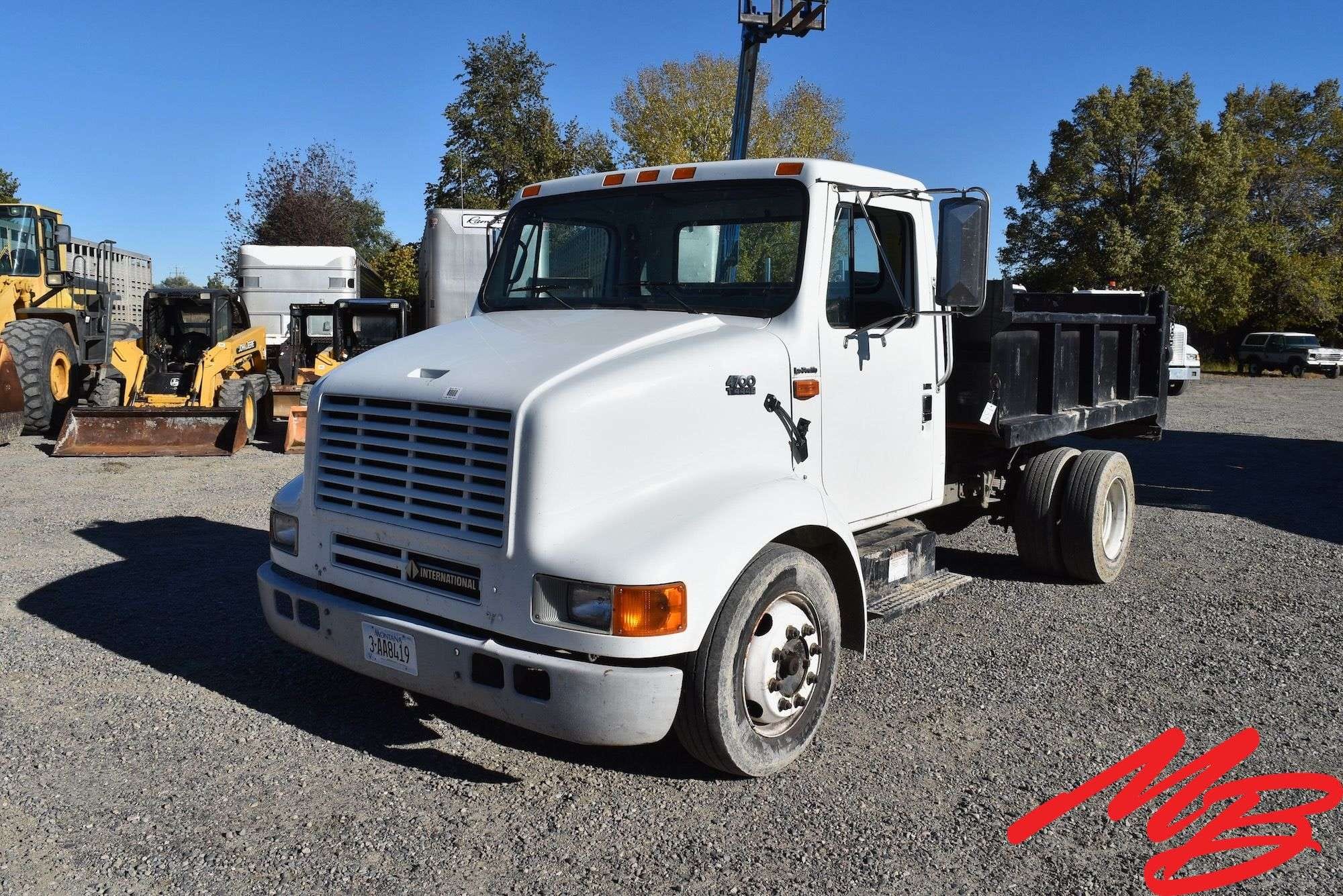 2001 International 4700 Equipment Image0