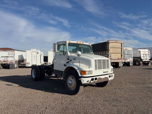 Image of International 4700 equipment image 2