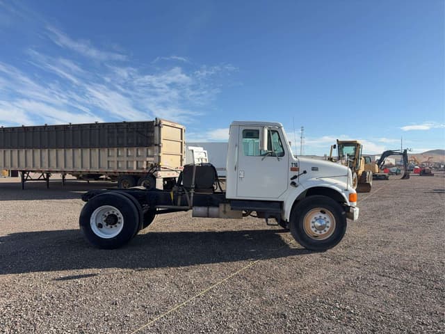 Image of International 4700 equipment image 3