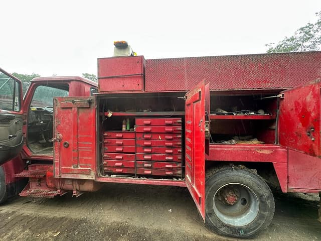 Image of International Navistar 4700 equipment image 1