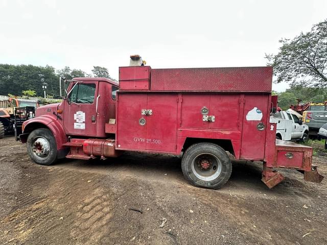 Image of International Navistar 4700 equipment image 2