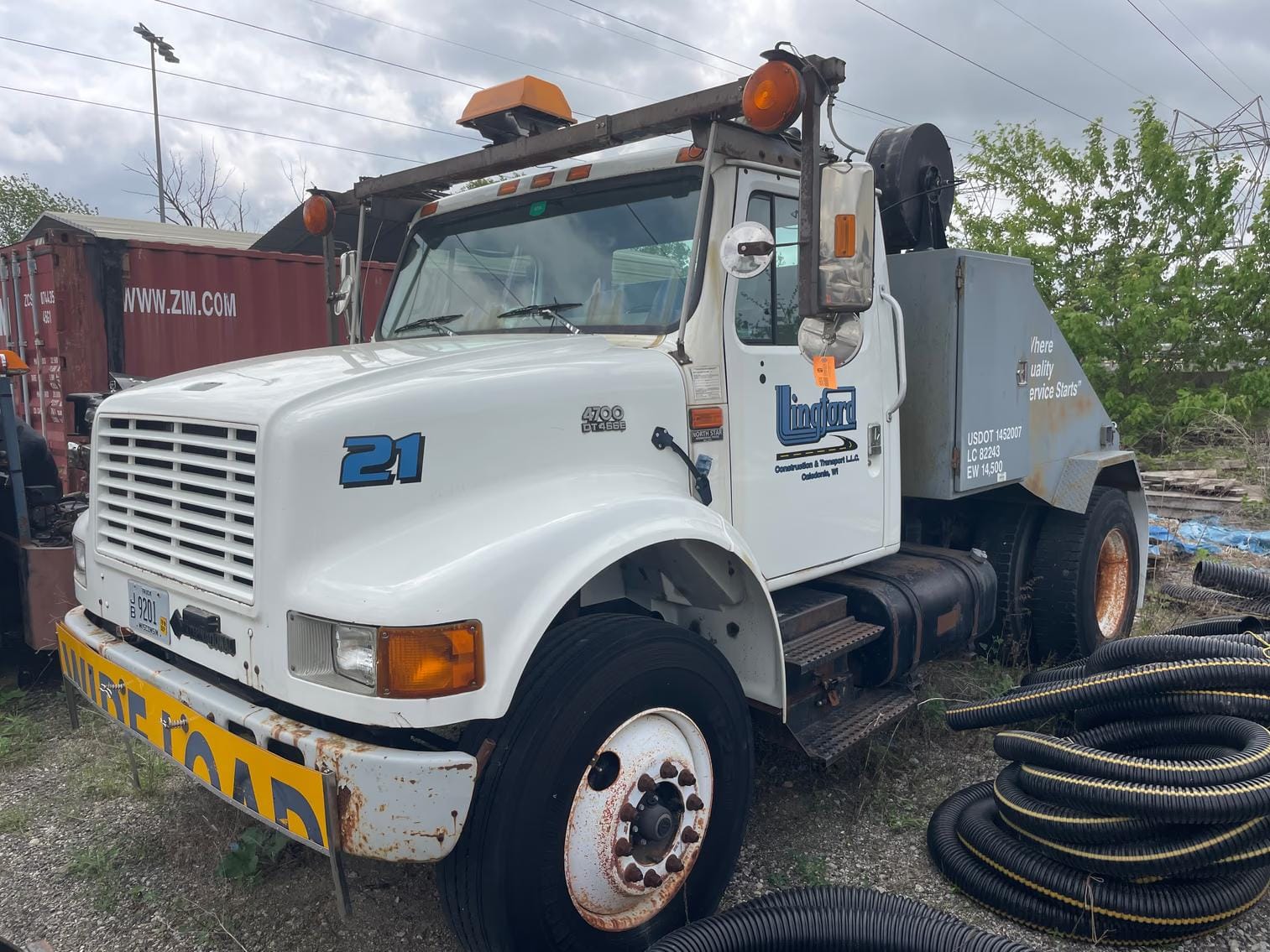 2001 International 4700 Equipment Image0