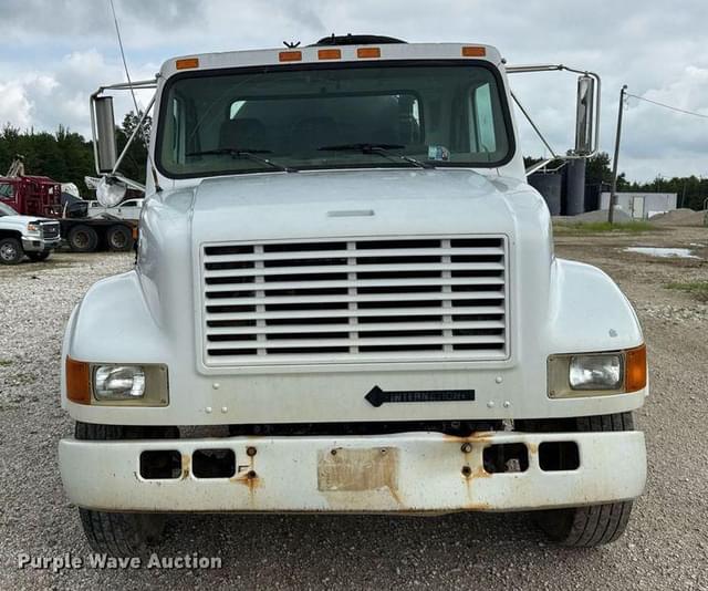 Image of International 4700 equipment image 1