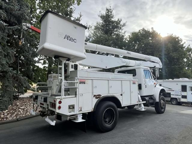 Image of International 4800 equipment image 3