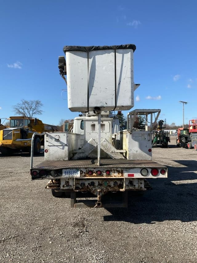 Image of International 4900 equipment image 3