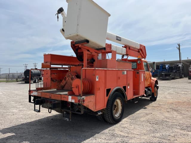 Image of International 4900 equipment image 4