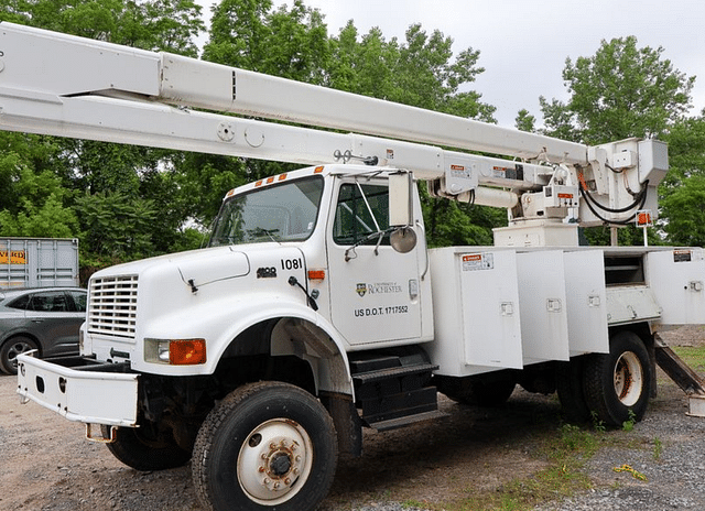 Image of International 4900 equipment image 1