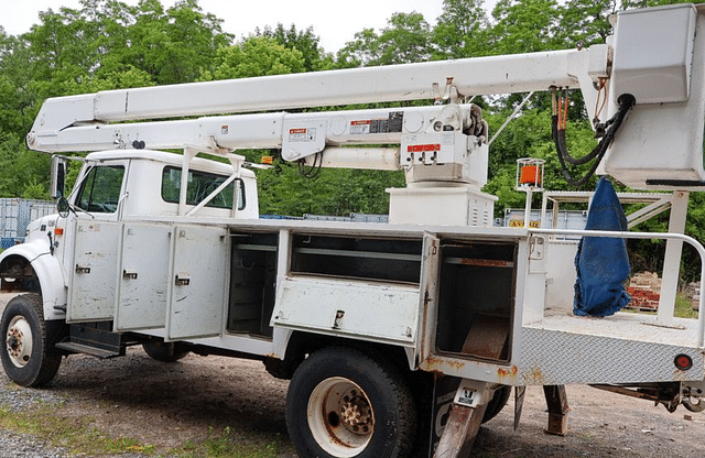 Image of International 4900 equipment image 2