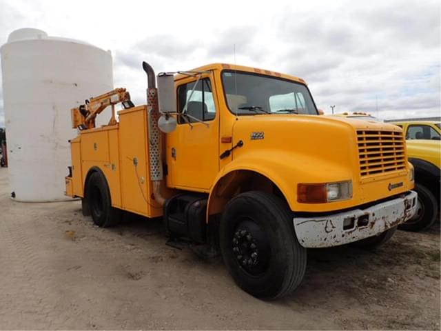 Image of International 4900 DT 466E equipment image 2