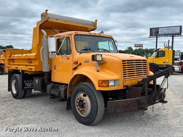 Image of International 4900 equipment image 2