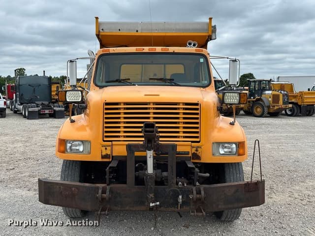 Image of International 4900 equipment image 1