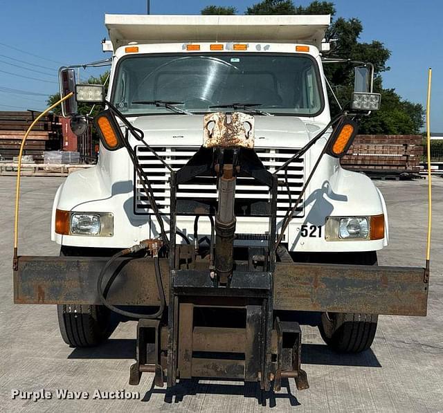 Image of International 4900 equipment image 1