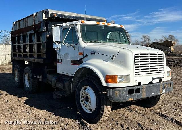 Image of International 4900 equipment image 2