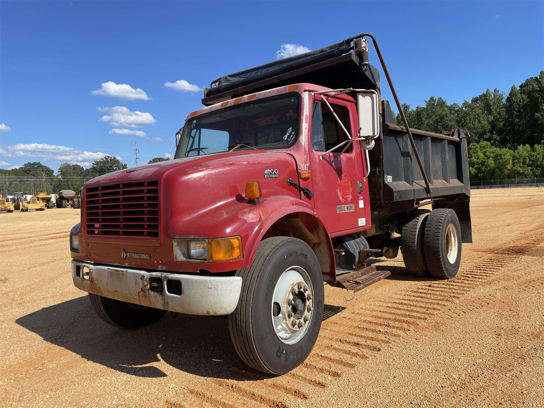 Main image International 4900