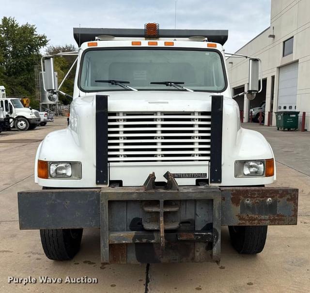 Image of International 4900 equipment image 1