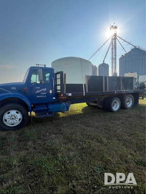 2001 International 4900 Image