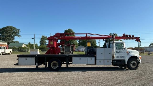 Image of International 4900 equipment image 2