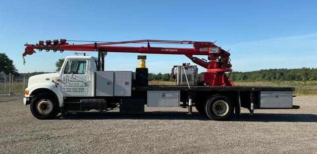 Image of International 4900 equipment image 1