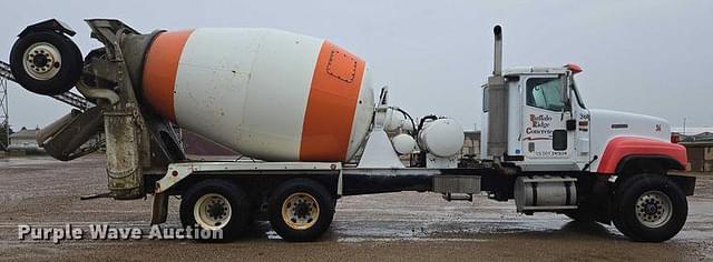 Image of International 5500i equipment image 3