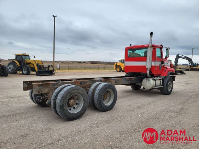 Image of International 5600 equipment image 2