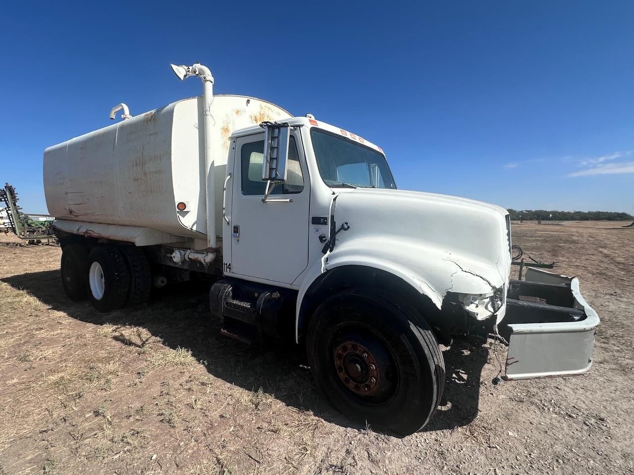 2001 International 60 Equipment Image0