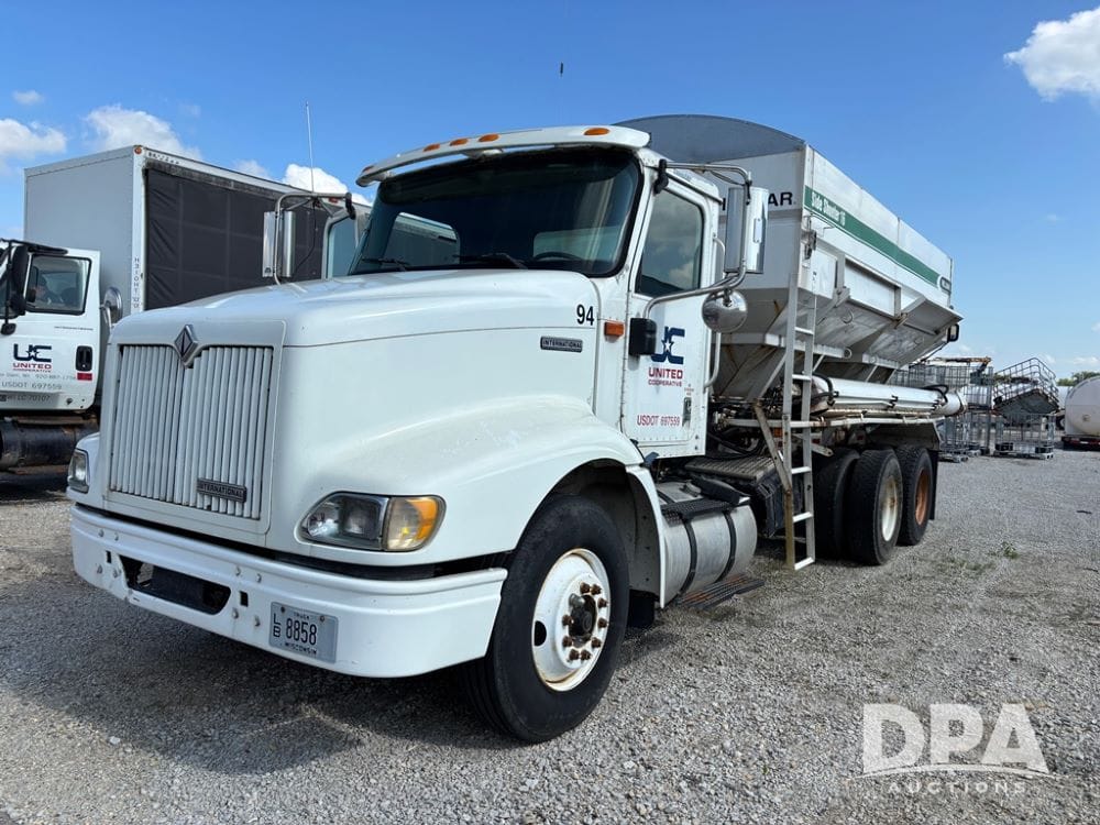2001 International 9100 Equipment Image0