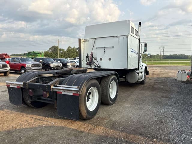 Image of International 9400 equipment image 3