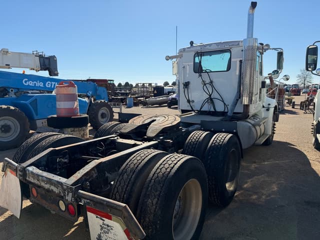 Image of International 9400 equipment image 3