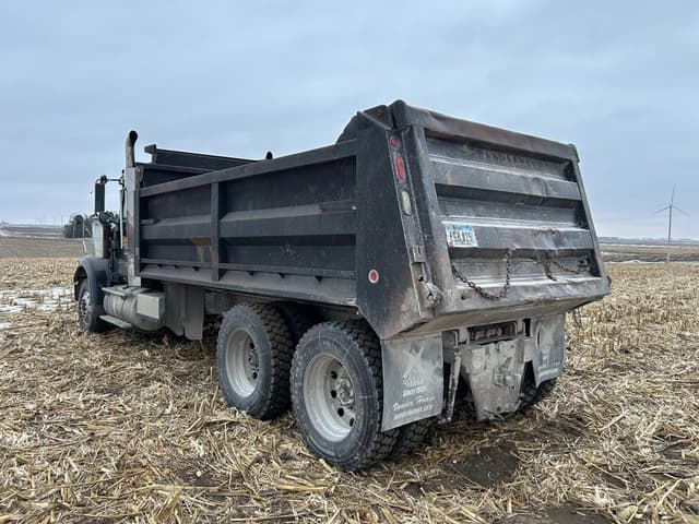 Image of International 9900 equipment image 2