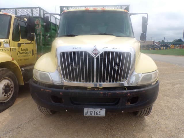 Image of International Durastar 4300 equipment image 2
