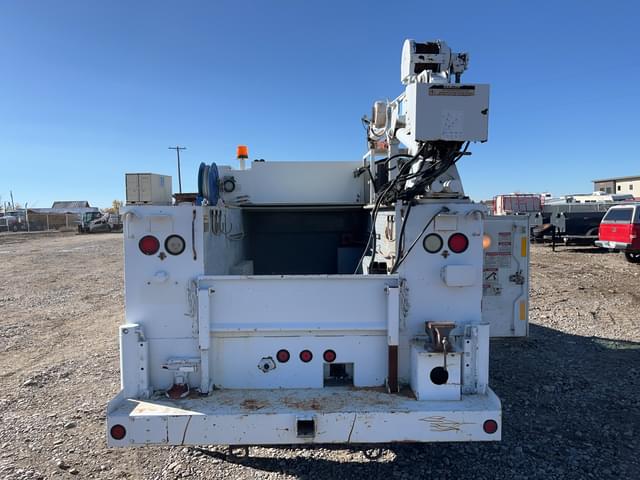 Image of International Navistar 4700 equipment image 3