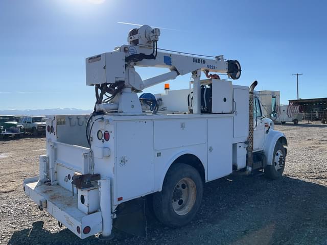 Image of International Navistar 4700 equipment image 4