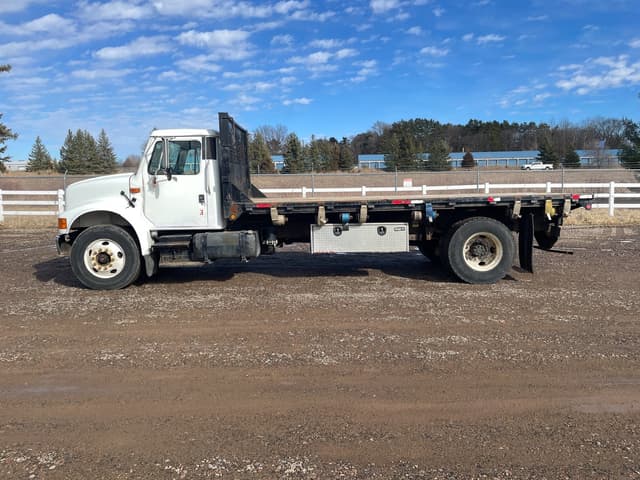 Image of International 4900 equipment image 1