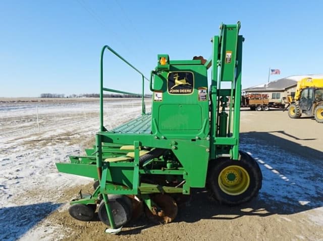 Image of John Deere 1535 equipment image 1