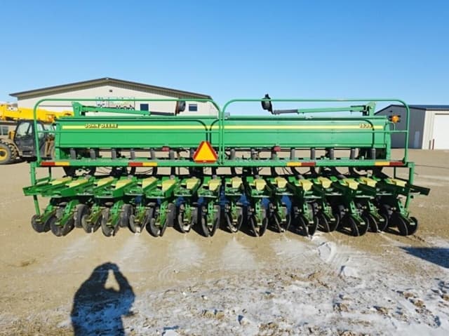 Image of John Deere 1535 equipment image 2