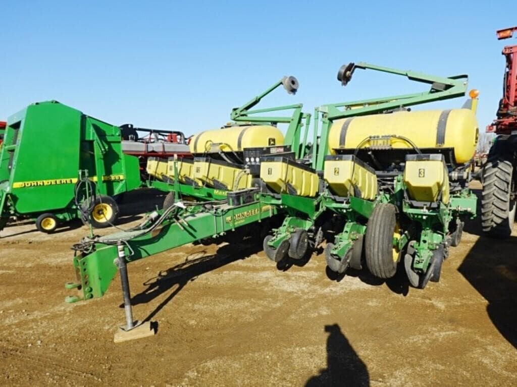 Image of John Deere 1760 Primary image