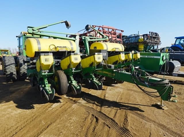 Image of John Deere 1760 equipment image 1