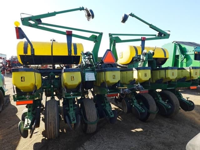 Image of John Deere 1760 equipment image 3