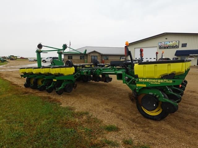 Image of John Deere 1770 equipment image 3