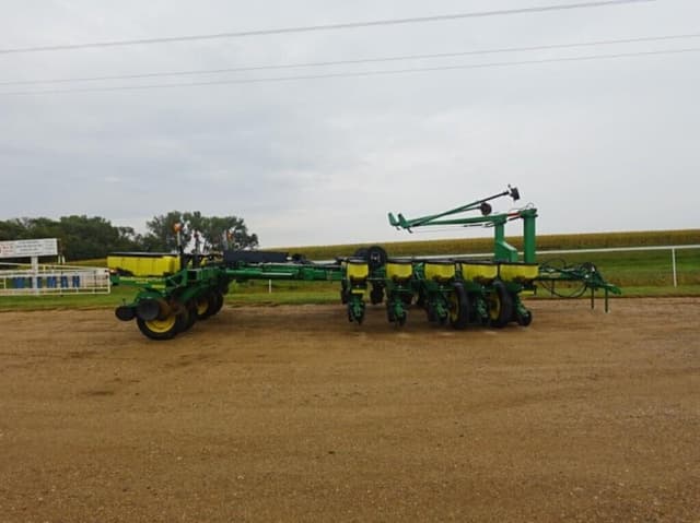 Image of John Deere 1770 equipment image 2