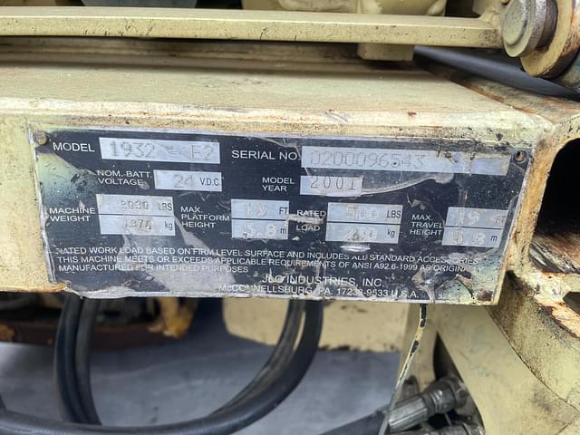 Image of JLG 1932E2 equipment image 3