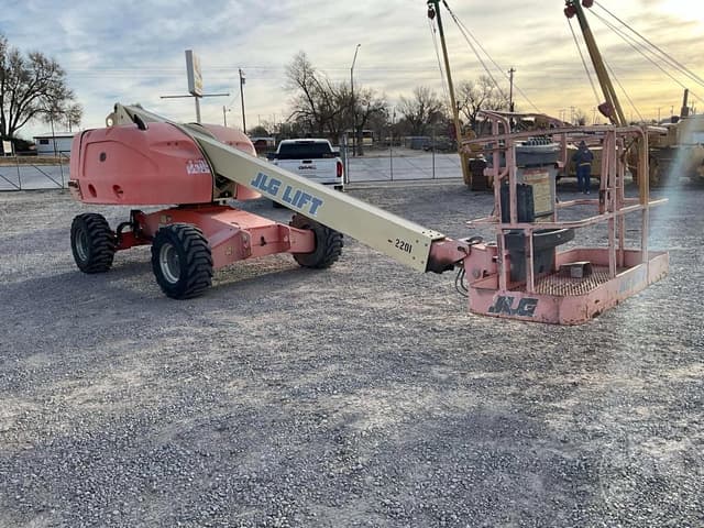 Image of JLG 400S equipment image 2