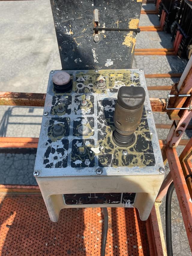 Image of JLG 40RTS equipment image 4