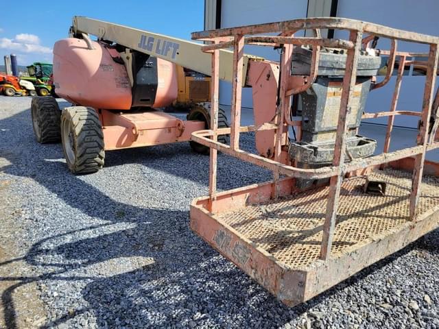 Image of JLG 600A equipment image 2