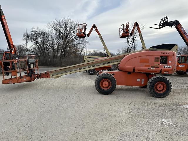 Image of JLG 600S equipment image 2