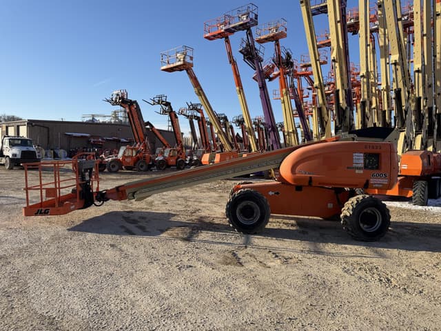 Image of JLG 600S equipment image 1