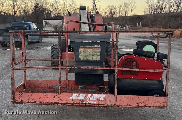 Image of JLG 600S equipment image 1